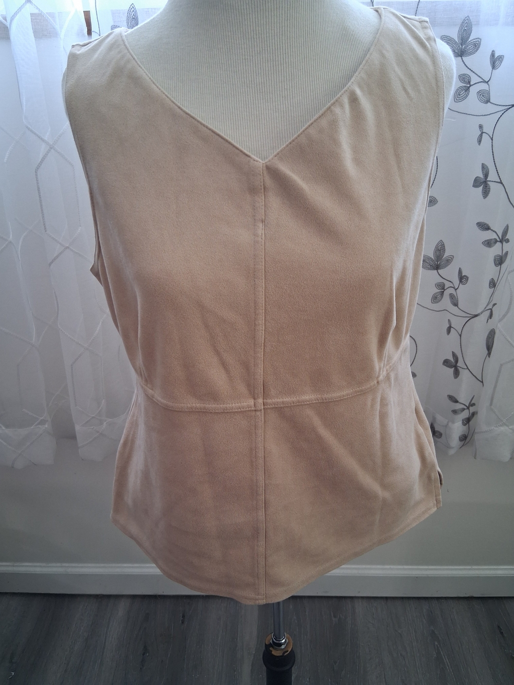 kathy ireland Sleeveless V-Neck Tank Top in Beige